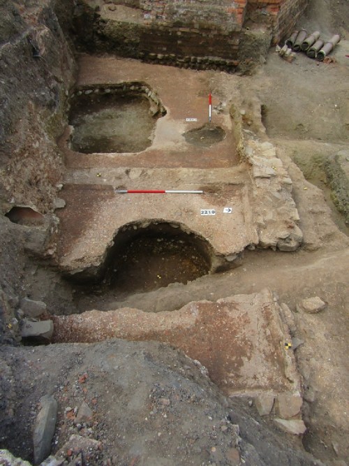 Looking west across a well preserved Roman building at Soar Lane (Waterside).