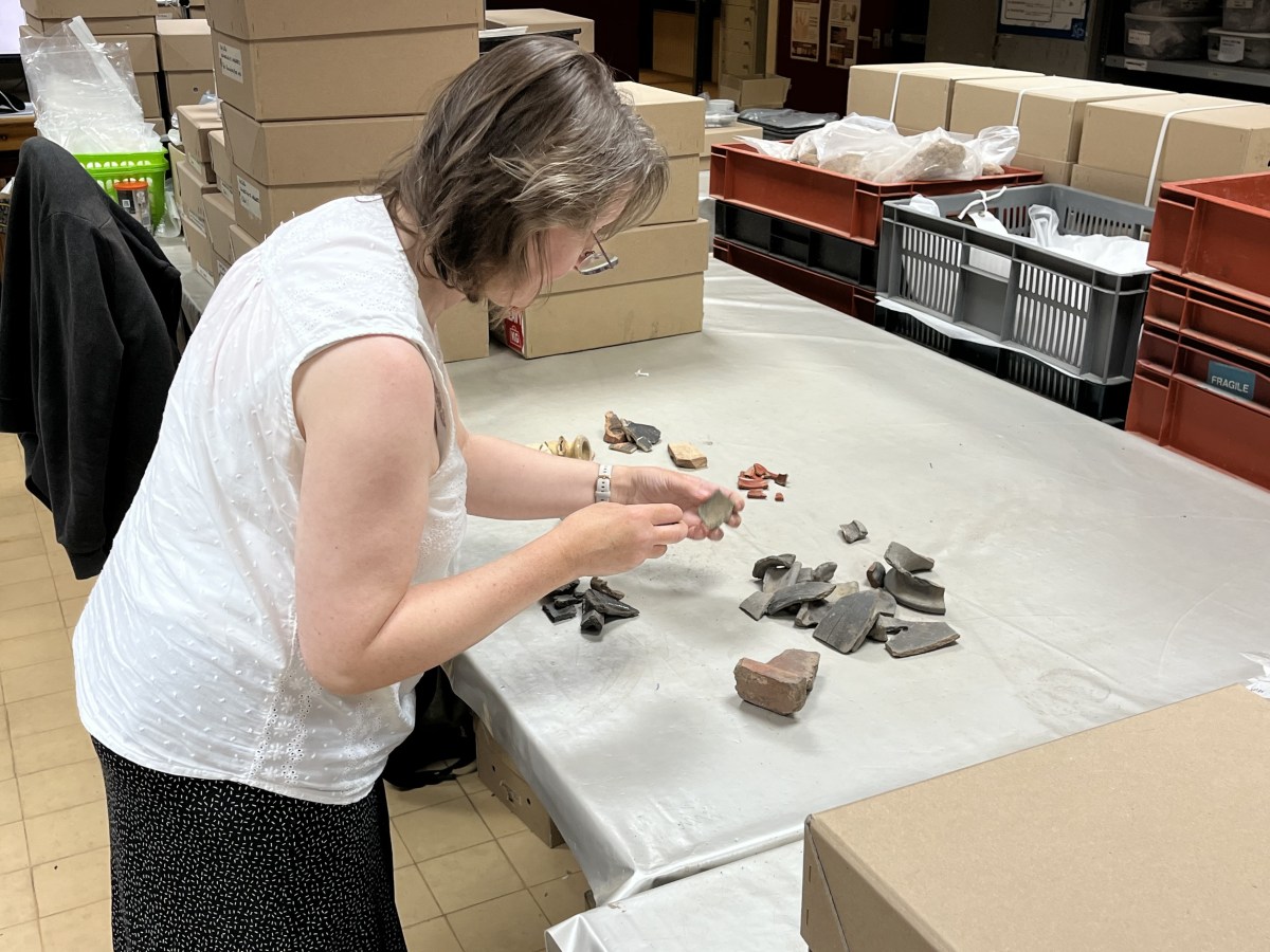 Leicester Cathedral Revealed –Roman pottery discoveries